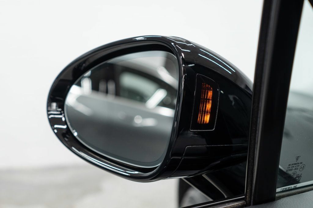 Used 2024 Porsche Macan AWD/4WD image 49
