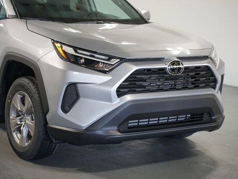 New 2025 Toyota RAV4 XLE image 4