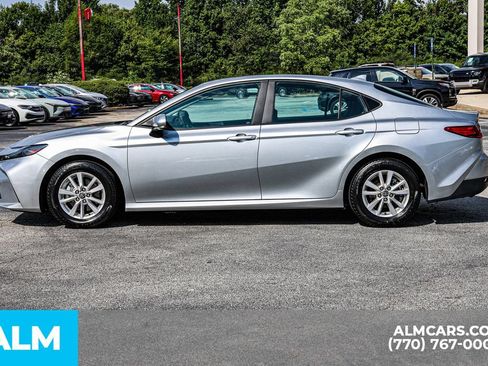 Used 2025 Toyota Camry LE FWD image 9