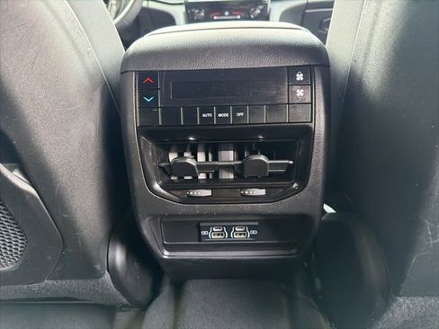 Used 2024 Jeep Grand Cherokee L Laredo w/ Trailer Tow Package AWD/4WD image 15