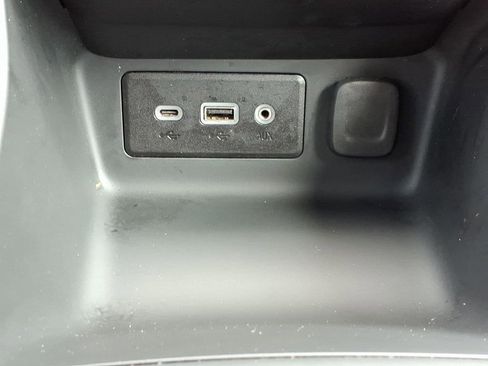 Used 2024 GMC Terrain SLE image 19