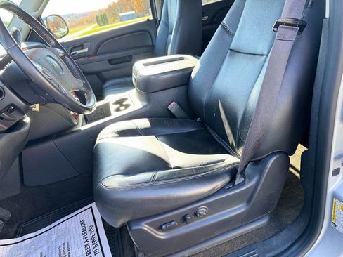 Used 2013 Chevrolet Avalanche LT w/ All-Star Edition image 8