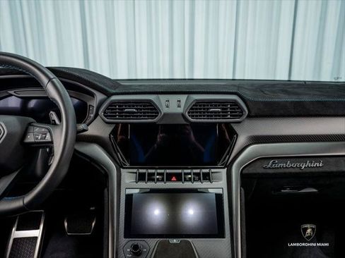 Used 2024 Lamborghini Urus Performante AWD/4WD image 42