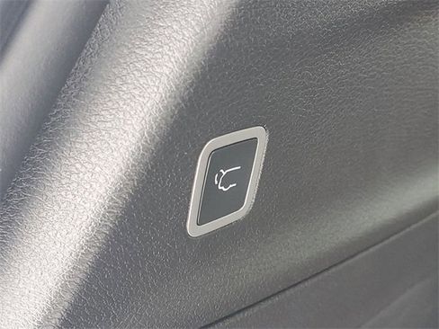 New 2026 Chrysler Pacifica Select image 8