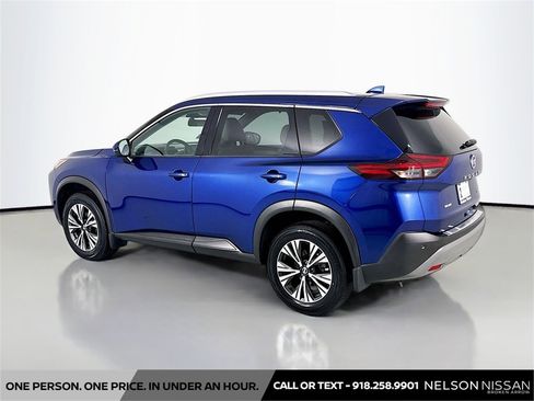 Certified 2021 Nissan Rogue SV w/ Premium Package image 7