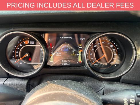 Used 2018 Jeep Wrangler Unlimited Sahara AWD/4WD image 3