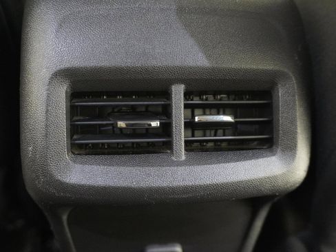 Used 2022 Chevrolet Equinox LS FWD image 27