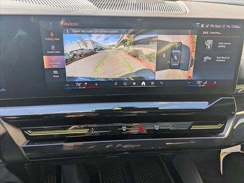 Used 2025 BMW 530i xDrive w/ Premium Package image 15