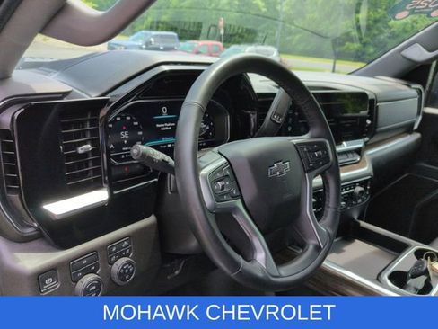 Used 2025 Chevrolet Silverado 2500 LT w/ Trail Boss Package AWD/4WD image 11