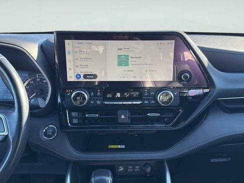 Used 2023 Toyota Highlander XSE image 15