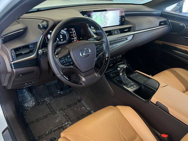 Used 2021 Lexus ES 300h w/ Accessory Package FWD image 19