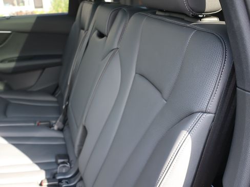 Used 2025 Audi Q7 3.0T Premium Plus w/ Premium Plus Package AWD/4WD image 28
