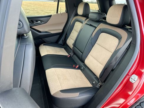 Used 2025 Chevrolet Equinox ACTIV w/ Safety and Technology Package image 23