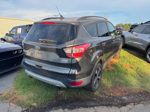 Used 2018 Ford Escape SEL FWD image 5