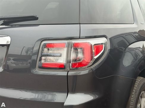 Used 2014 GMC Acadia SLT image 13