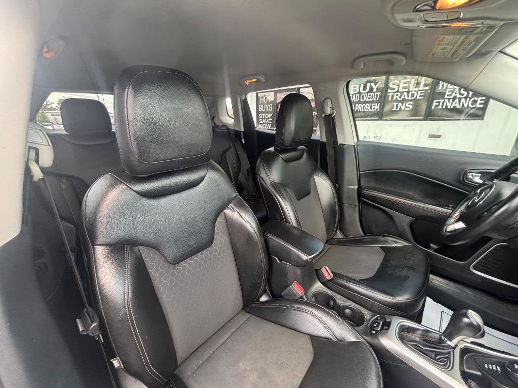 Used 2018 Jeep Compass Latitude w/ Popular Equipment Group AWD/4WD image 34