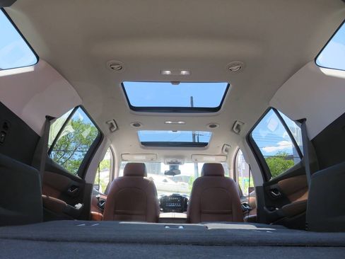 Used 2018 Chevrolet Traverse High Country AWD/4WD image 29