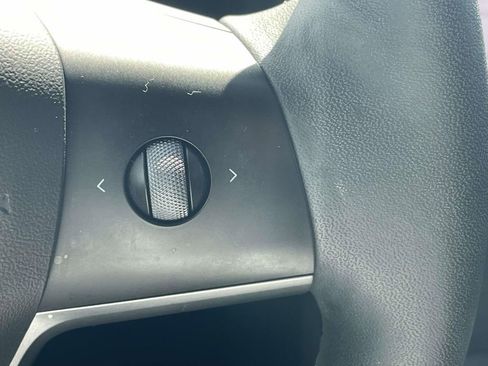 Used 2021 Tesla Model 3 Standard Range Plus image 21