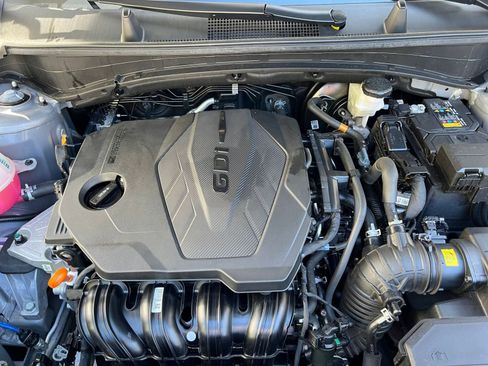 Used 2025 Kia Sportage LX image 32