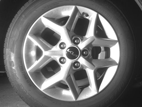 Used 2025 Kia Soul LX w/ LX Technology Package FWD image 13