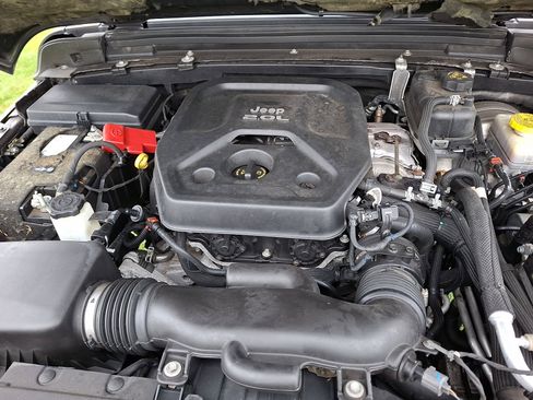 Used 2019 Jeep Wrangler Unlimited Sport S image 28