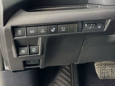New 2026 Toyota Sienna Platinum AWD/4WD image 10