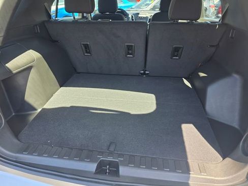 Used 2023 Chevrolet Equinox LS FWD image 17
