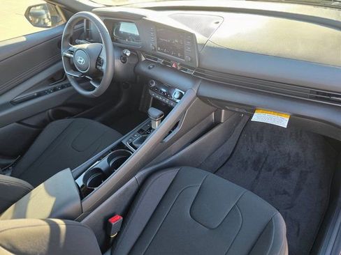 New 2026 Hyundai Elantra SEL Sport Premium FWD image 9