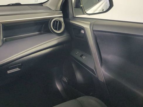 Used 2013 Toyota RAV4 XLE AWD/4WD image 18
