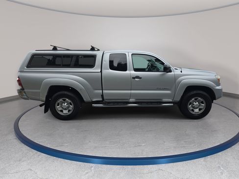 Used 2013 Toyota Tacoma 4x4 Access Cab w/ SR5 Pkg image 4