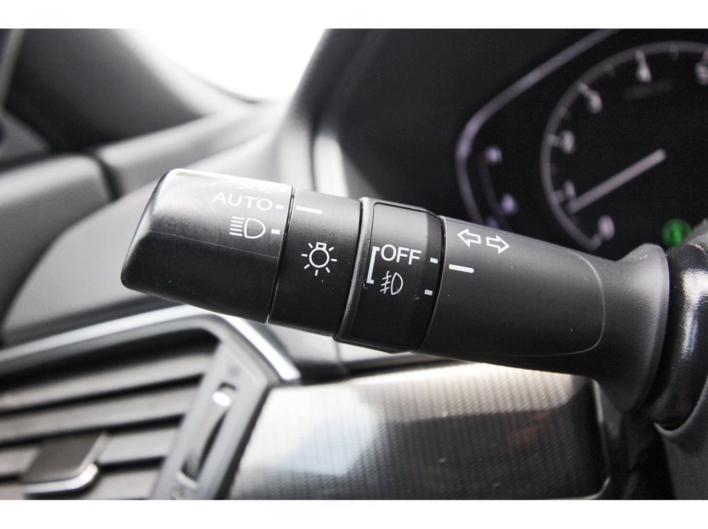 Used 2018 Honda Accord Sport image 17