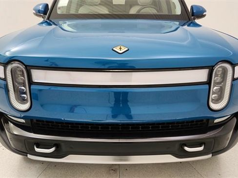 Used 2024 Rivian R1S Launch Edition image 8