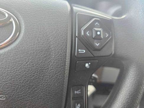 Used 2022 Toyota Tacoma SR image 30