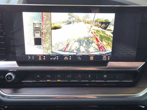 Used 2025 GMC Sierra 1500 SLT w/ SLT Premium Plus Package RWD image 18