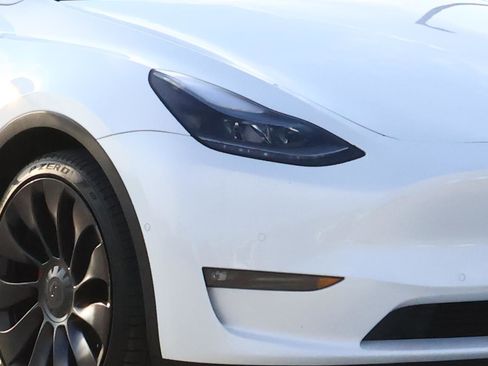 Used 2022 Tesla Model Y Performance image 7