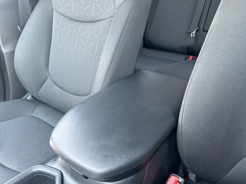 Used 2025 Toyota RAV4 XLE w/ Convenience Package AWD/4WD image 11
