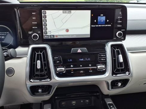 Used 2023 Kia Sorento SX FWD image 16