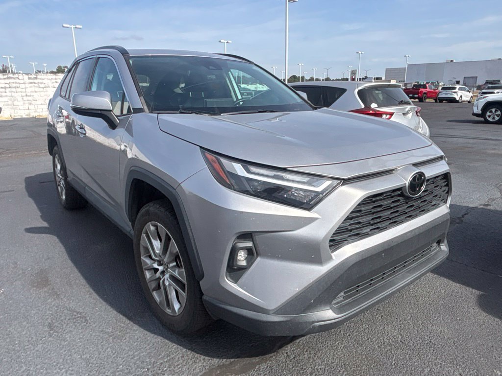 Used 2024 Toyota RAV4 XLE FWD image 1