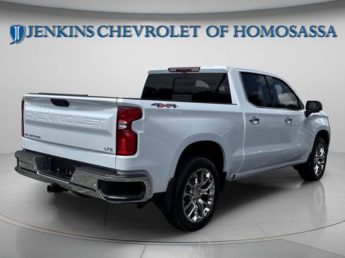 New 2026 Chevrolet Silverado 1500 LTZ w/ LTZ Premium Package AWD/4WD image 3