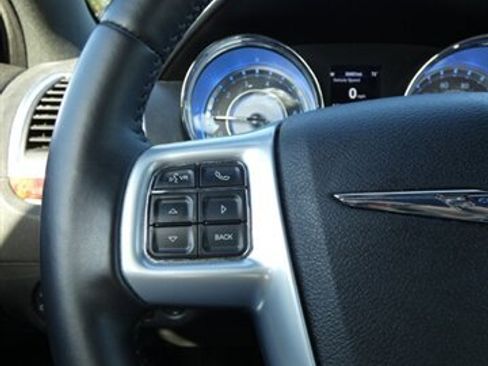 Used 2014 Chrysler 300 image 24