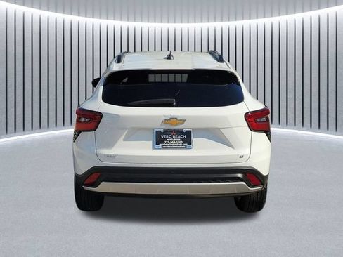 Used 2024 Chevrolet Trax LT w/ Driver Confidence Package FWD image 5