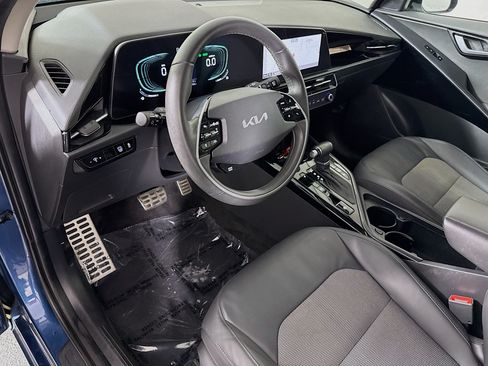 Used 2024 Kia Niro EX Touring FWD image 23