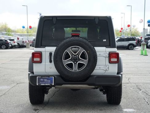 Used 2018 Jeep Wrangler Unlimited Sport S AWD/4WD image 6