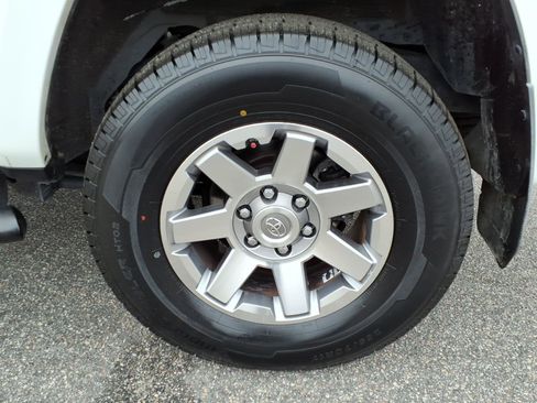 Used 2016 Toyota 4Runner 4WD image 28