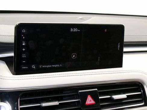 Used 2025 Genesis G70 2.5T image 18