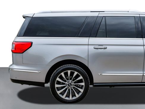 Used 2020 Lincoln Navigator L Reserve RWD image 6