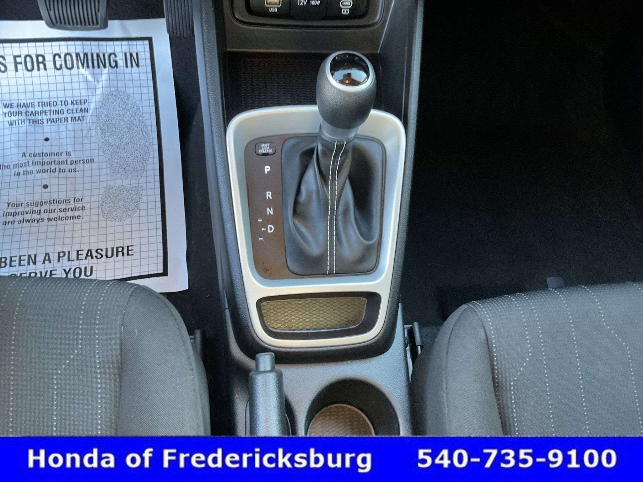 Used 2023 Hyundai Venue SE FWD image 34