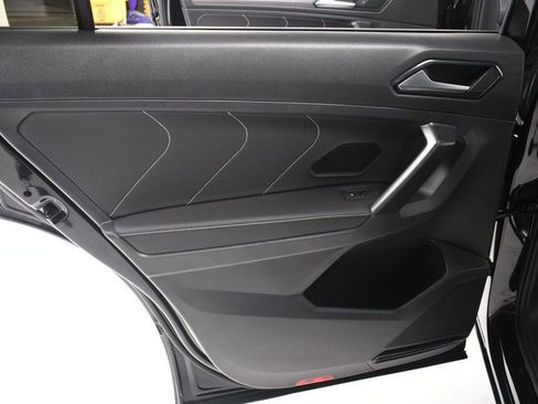 Used 2022 Volkswagen Tiguan SE R-Line image 24