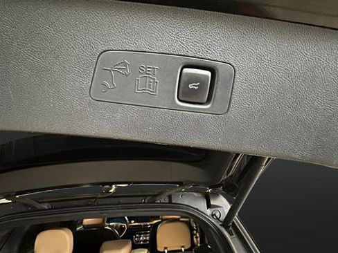 Used 2021 Lincoln Corsair Reserve AWD/4WD image 35