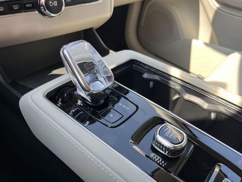 New 2026 Volvo XC90 B5 Ultra w/ Protection Package image 19